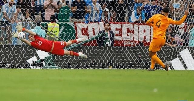  朗斯门将扑出关键点球守住欧战希望  